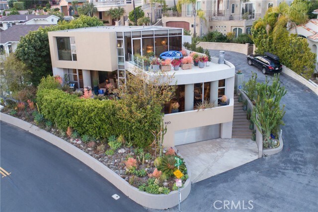 Building Photo - 920 Skyline Dr