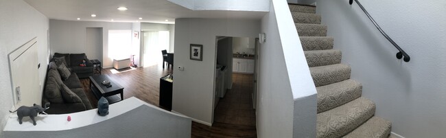 Foto del edificio - 10780 Woodley Ave