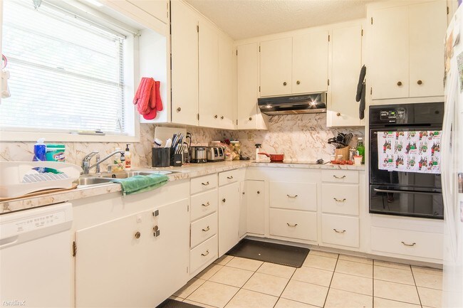 Foto del edificio - 109 Beachmont Ln