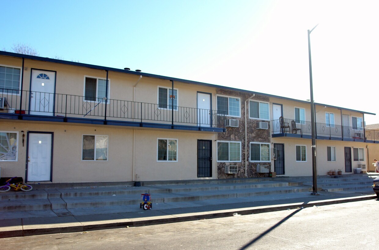 Foto del edificio - 207 Bennett Hill Ct