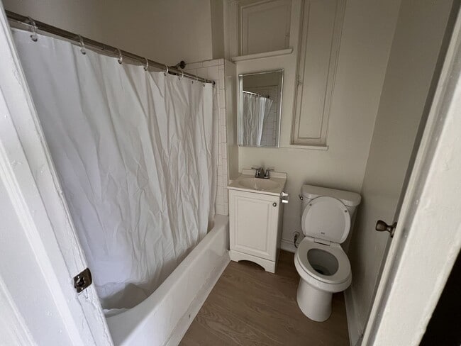 Interior Photo - 2532 DALY STREET