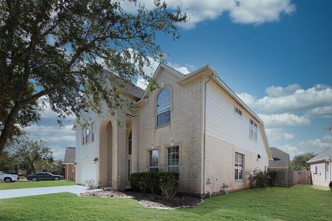 Foto del edificio - 4911 Russett Ln