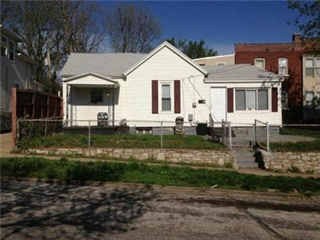 Primary Photo - 107 Monroe Ave