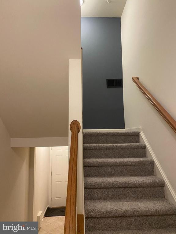 Building Photo - 8049 Crescent Park Dr