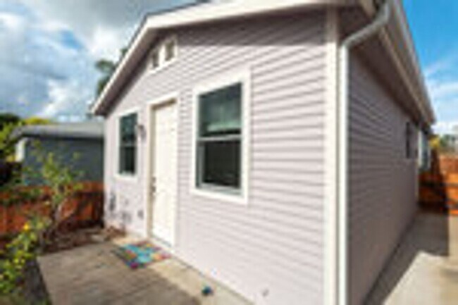 Building Photo - Gorgeous Newly Constructed ADU in Talmadge