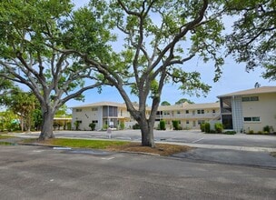 Building Photo - 509 W Venice Ave