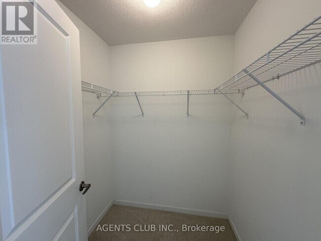 Photo du bâtiment - 761 Conlin Rd E