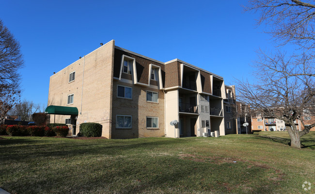 Building Photo - The Marconi