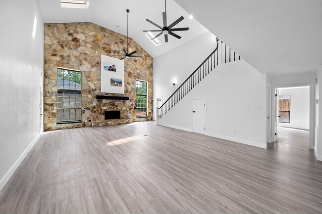 Building Photo - 18122 Memorial Estates Dr