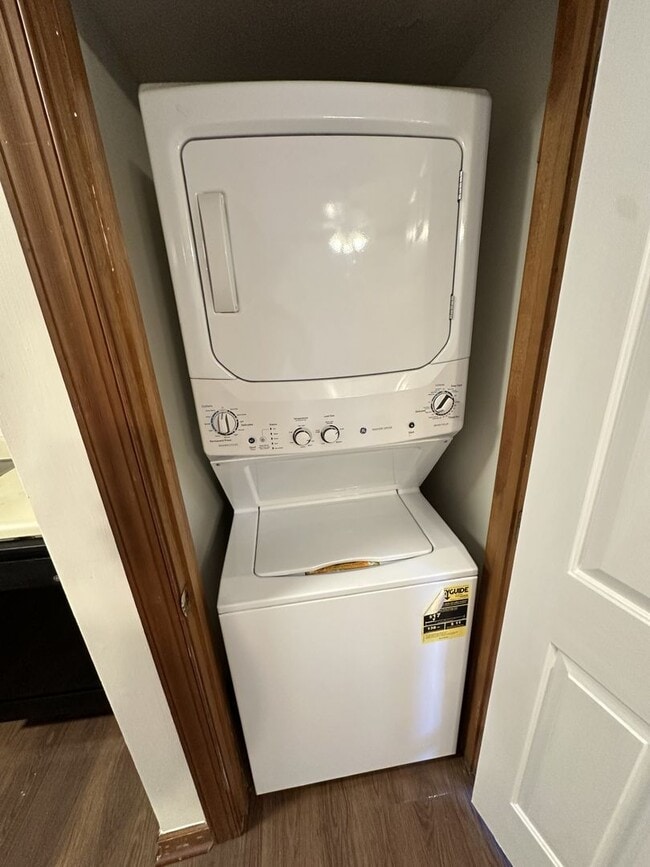 Building Photo - 1 Bedroom 1 Bathroom Condo!