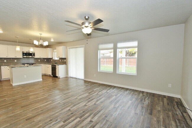 Foto del edificio - 6163 S Carlburg Ave