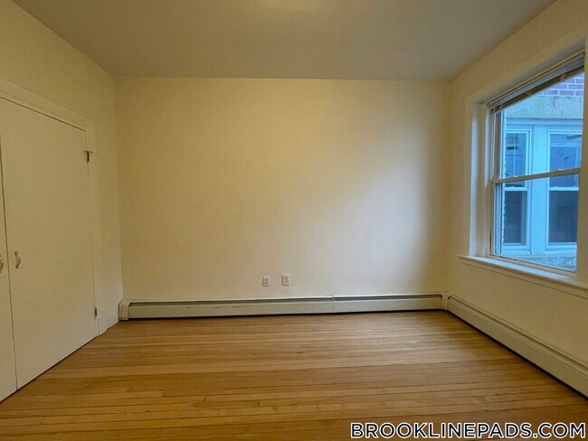 Foto del edificio - 1539 Beacon St