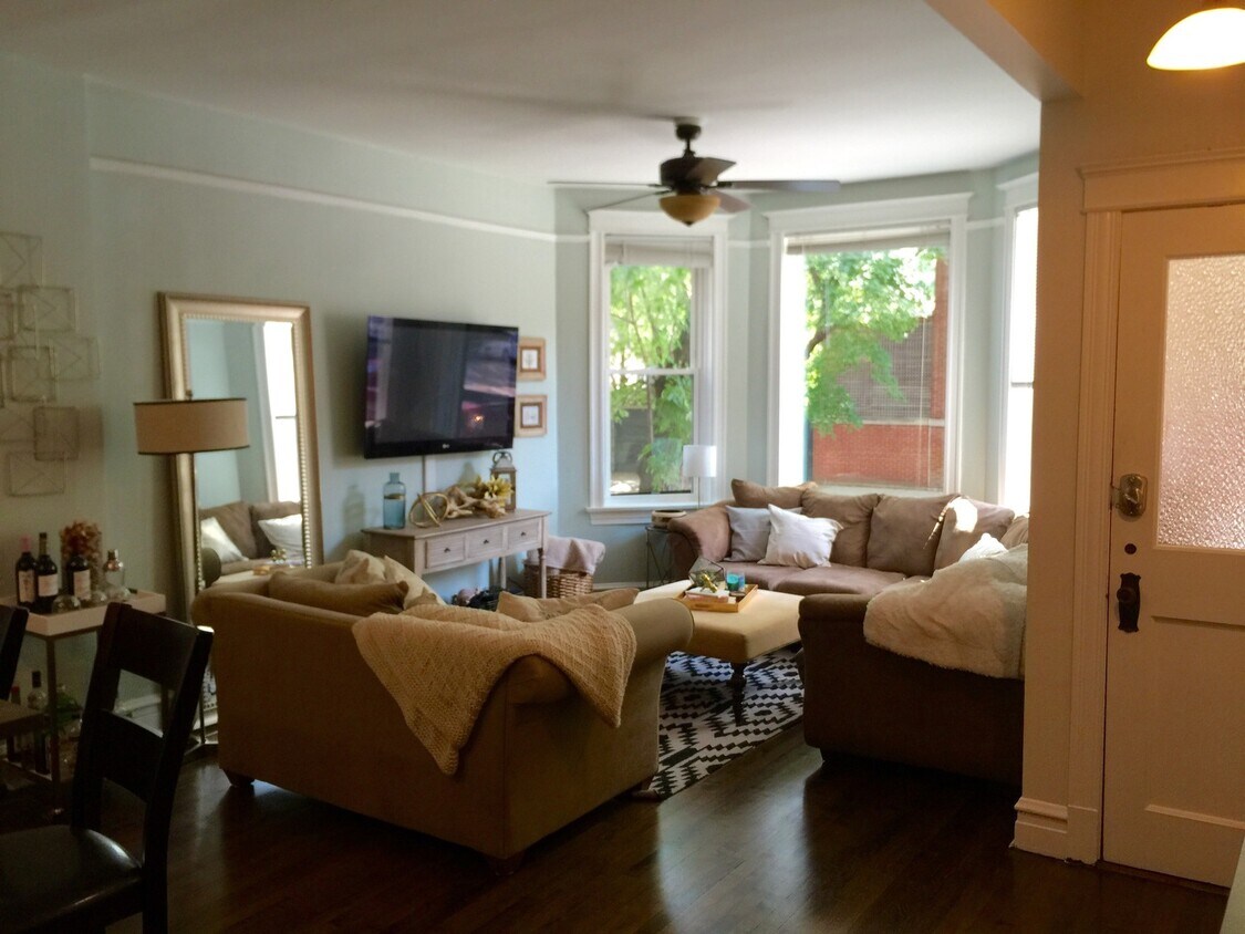 Foto principal - 2106 N Sheffield Ave