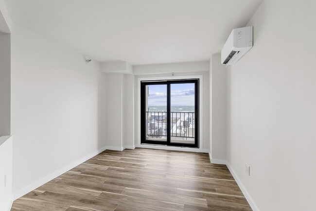 Building Photo - Boardwalk House A-04 | 1BR + Den with Balcony, 588 SF