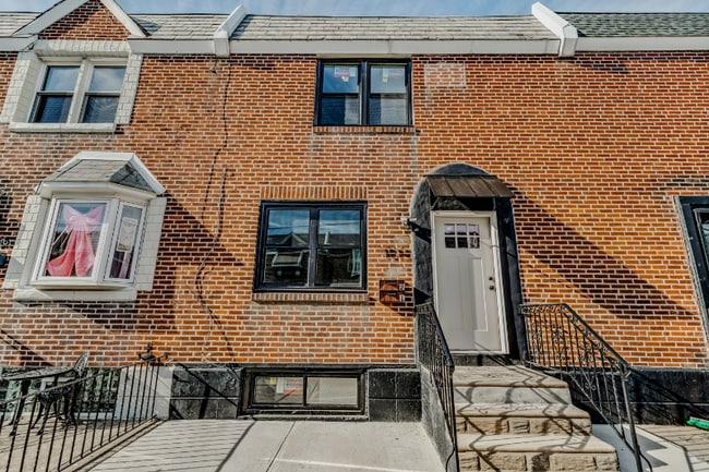 Photo - 1814 S Newkirk St Apartment