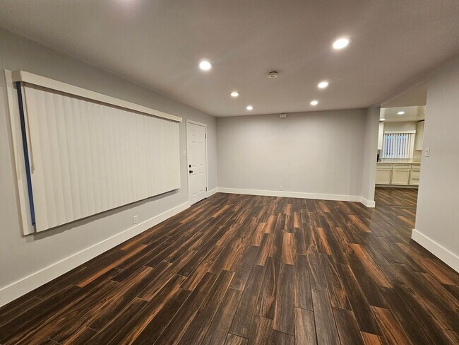 Foto del edificio - 2 Bed, 1 Bath Home in East Richmond Heights