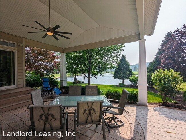 Building Photo - 3 br, 2.5 bath House - 5810 Overlook Way