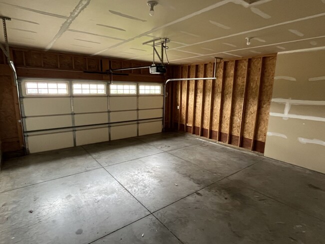 Building Photo - 836 Northview Ln