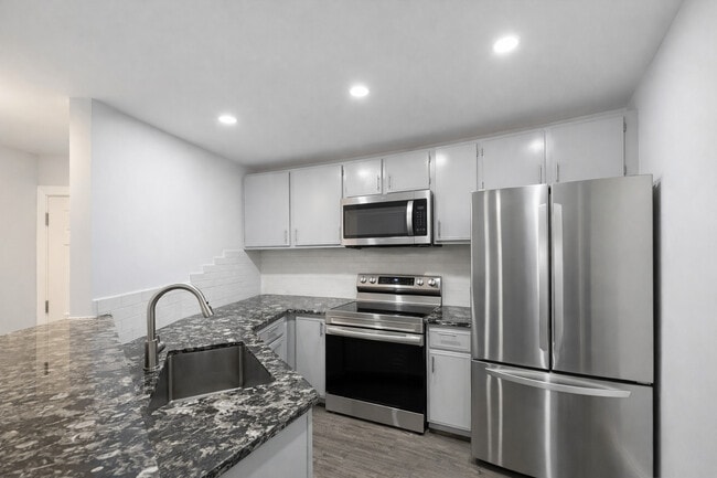 Building Photo - 300 Cunat Blvd
