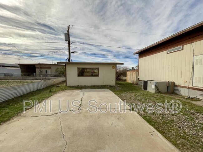 Foto del edificio - 1054 Riverview Dr