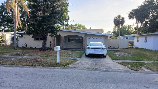 Foto del edificio - 2286 Sherwood Dr