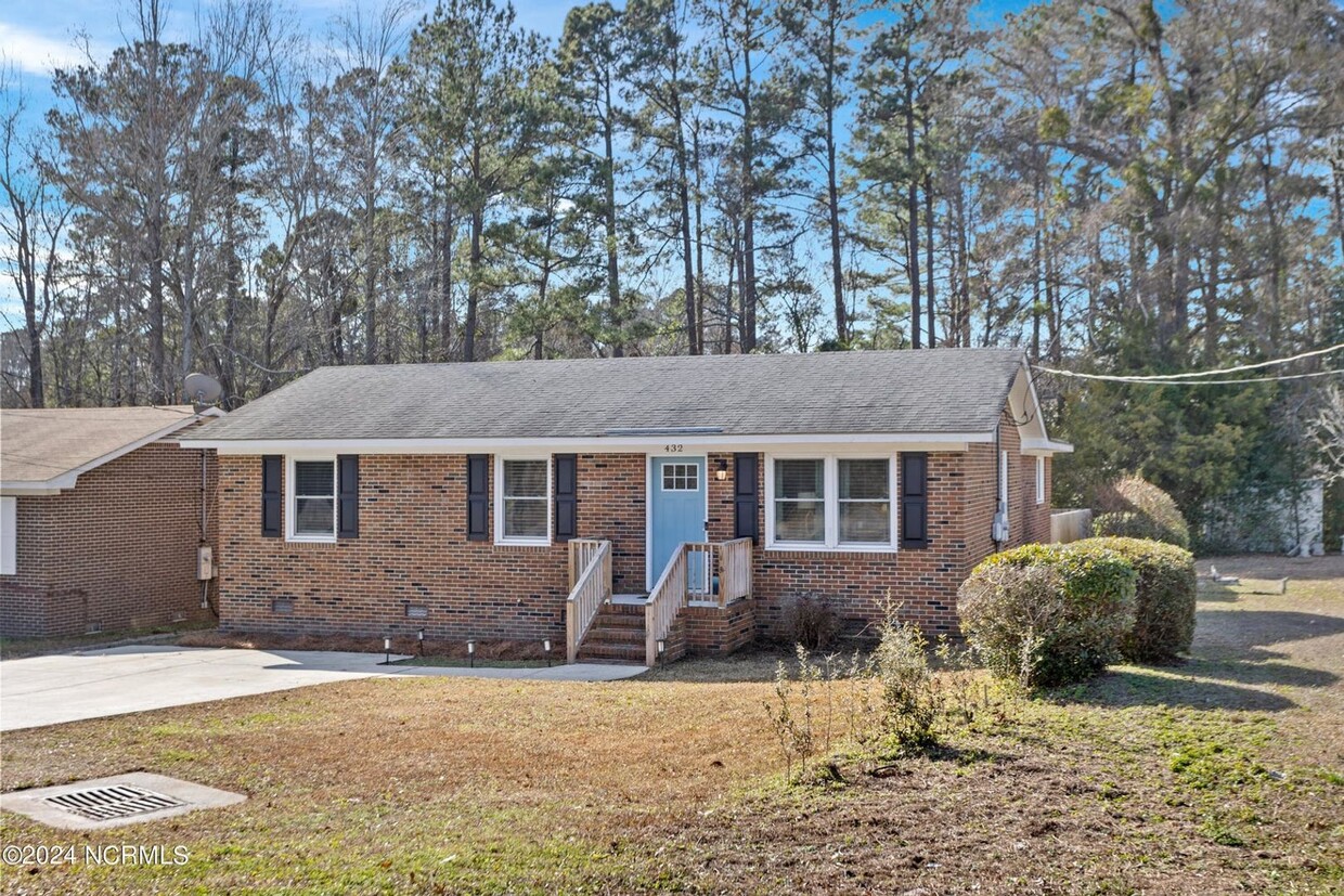 Primary Photo - Spacious 3BR Home – Centrally Located | St...