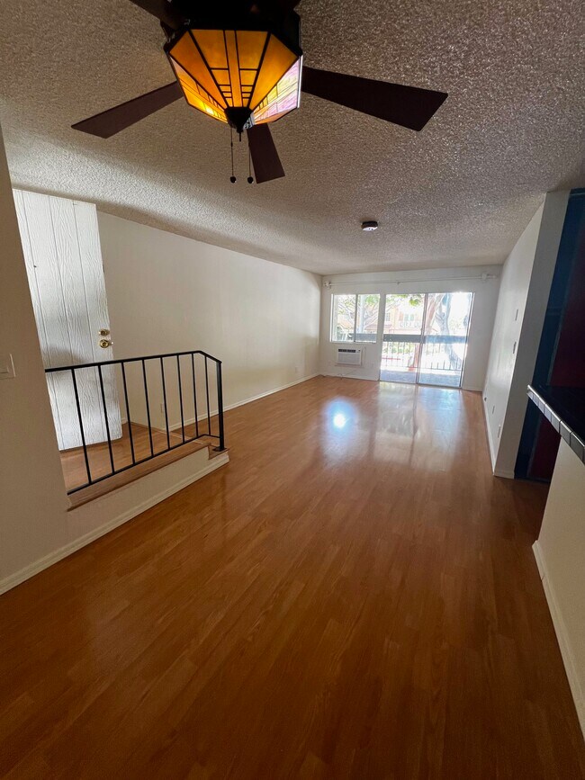 LivingRoom - 4900 Overland Ave