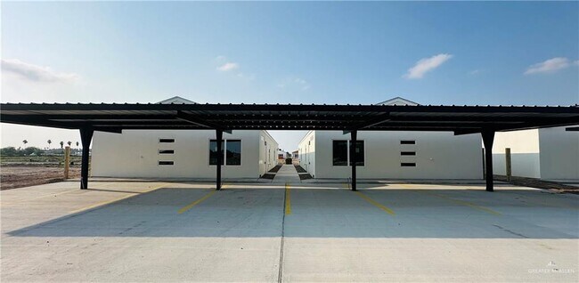 Foto del edificio - 2613 Mockingbird Rd