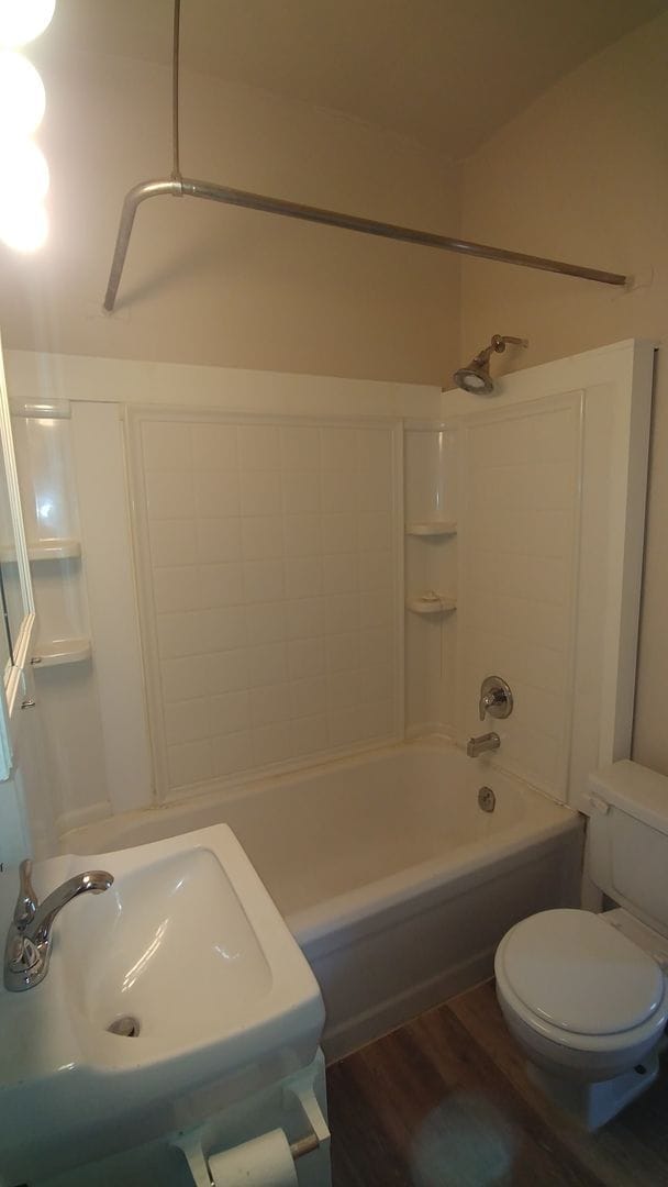 Building Photo - One Bedroom House off of Grand Ave!