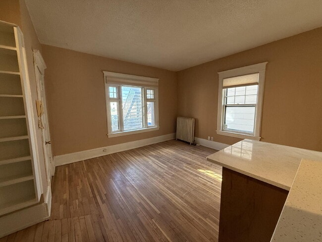 Building Photo - Charming 1-Bedroom in Historic Douglas Apa...