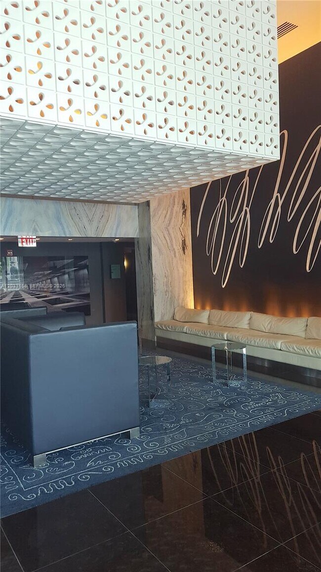 Foto del edificio - 335 S Biscayne Blvd