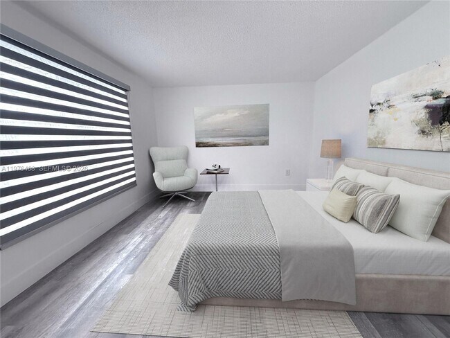 Foto del edificio - 555 NE 123rd St