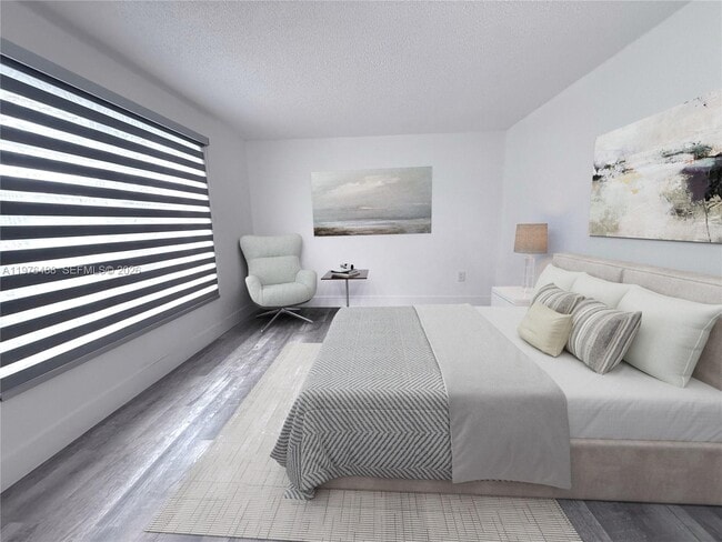 Building Photo - 555 NE 123rd St