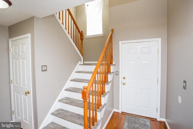 Building Photo - 207 Hampshire Dr