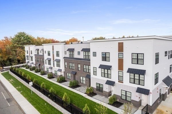 Foto principal - 635 Main St