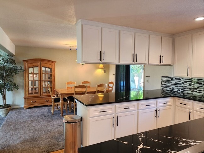 Building Photo - Sunset Terrace Home with POOL & LOFT + own...
