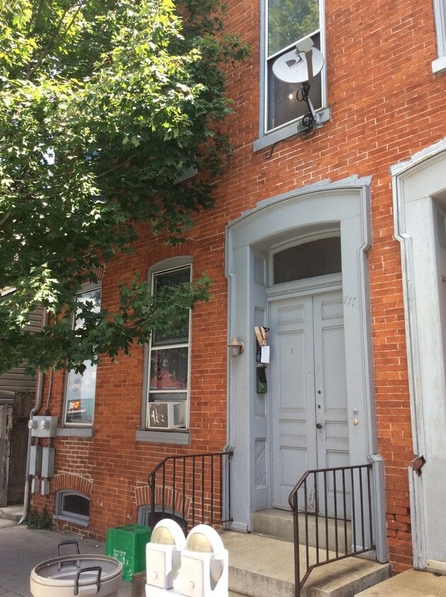Primary Photo - 1st Floor 2 Bedroom Apartment-York City SD