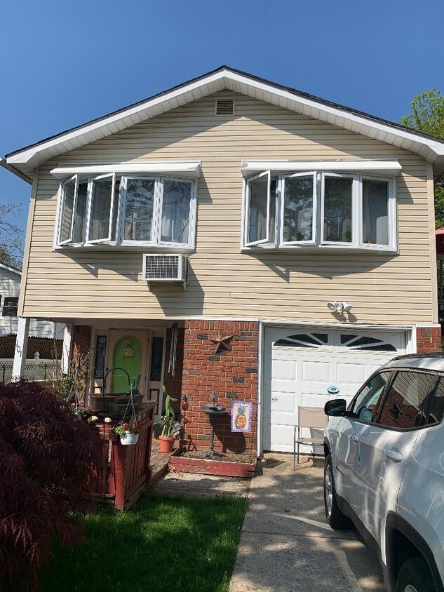 Primary Photo - 101 Greaves Ave