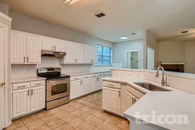 Building Photo - 7101 Crenshaw Dr