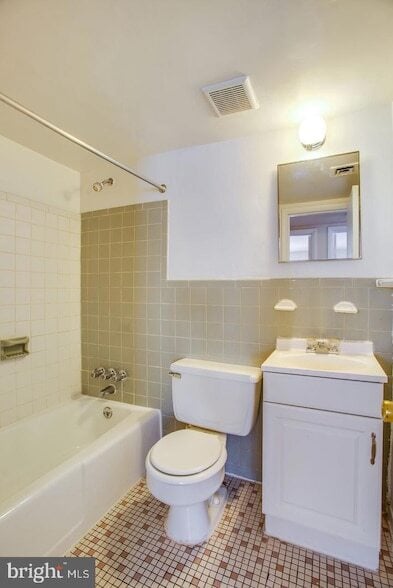 Photo - 5124 Astor Place SE Unit 301 Apartment