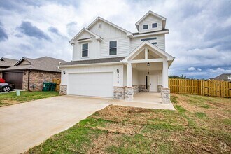 Building Photo - 2010 Periwinkle Pl