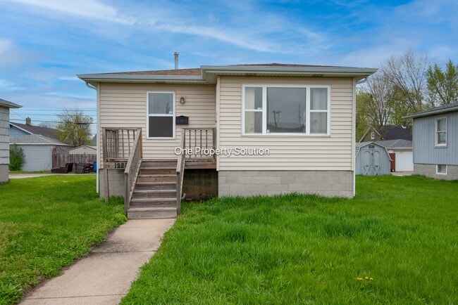 Building Photo - 1227 Logan St