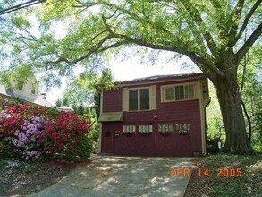 Building Photo - 1197 Stillwood Dr NE