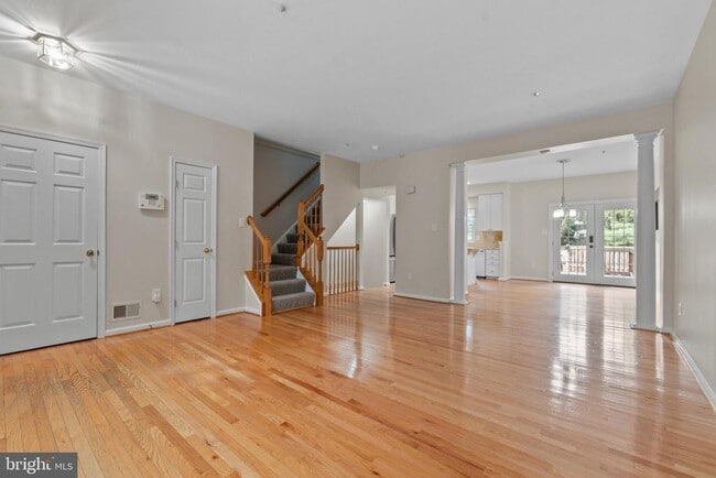 Foto del edificio - 9993 Sherwood Farm Rd