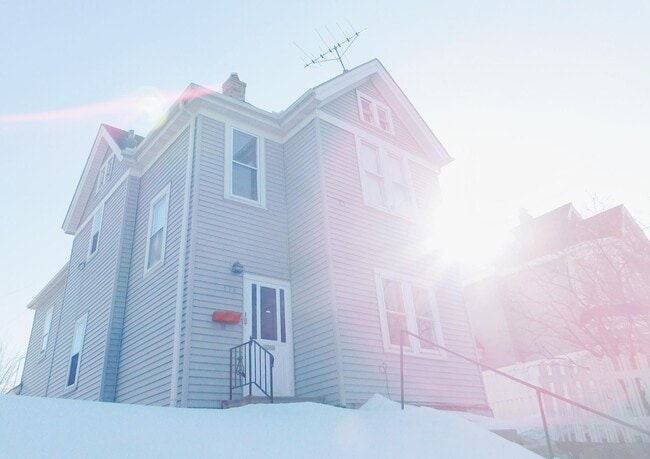 Foto del edificio - 134 Cook Ave E