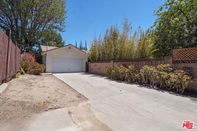 Building Photo - 9601 Corbin Ave