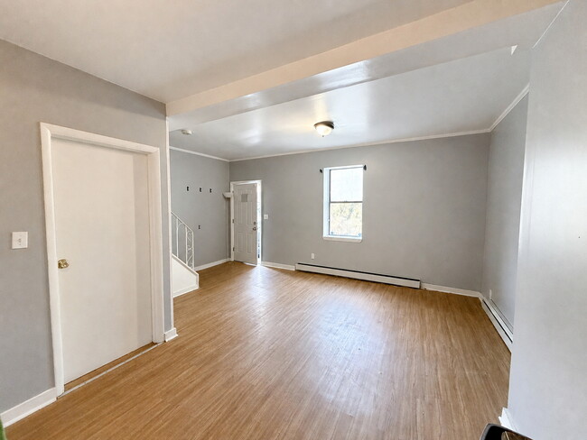 Building Photo - 1713 Walz St