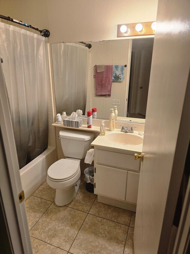 Foto del edificio - 1116 W 56th St