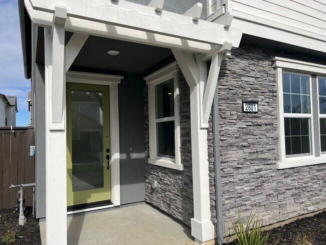 Foto del edificio - Single Family Natomas