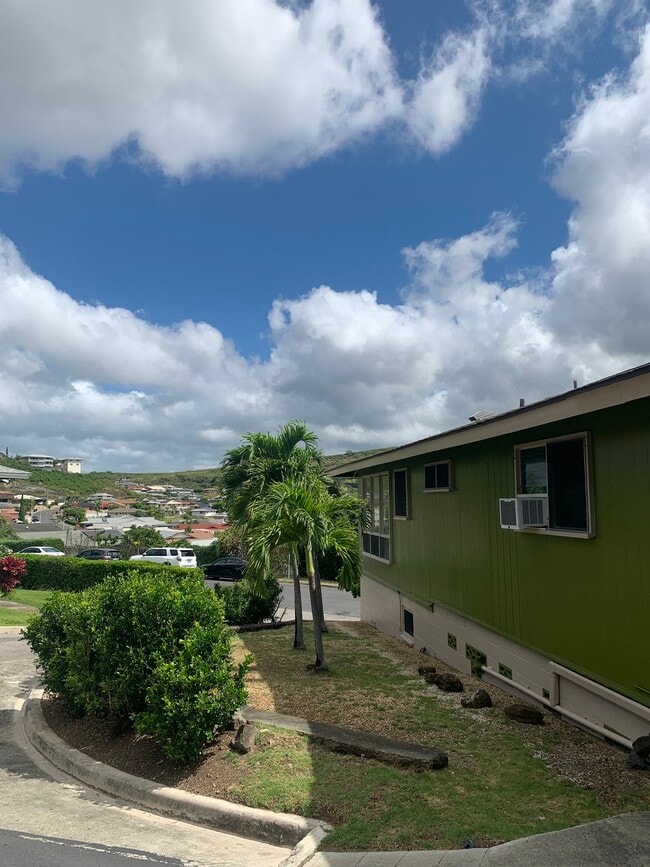 Building Photo - 3340 Ala Laulani St